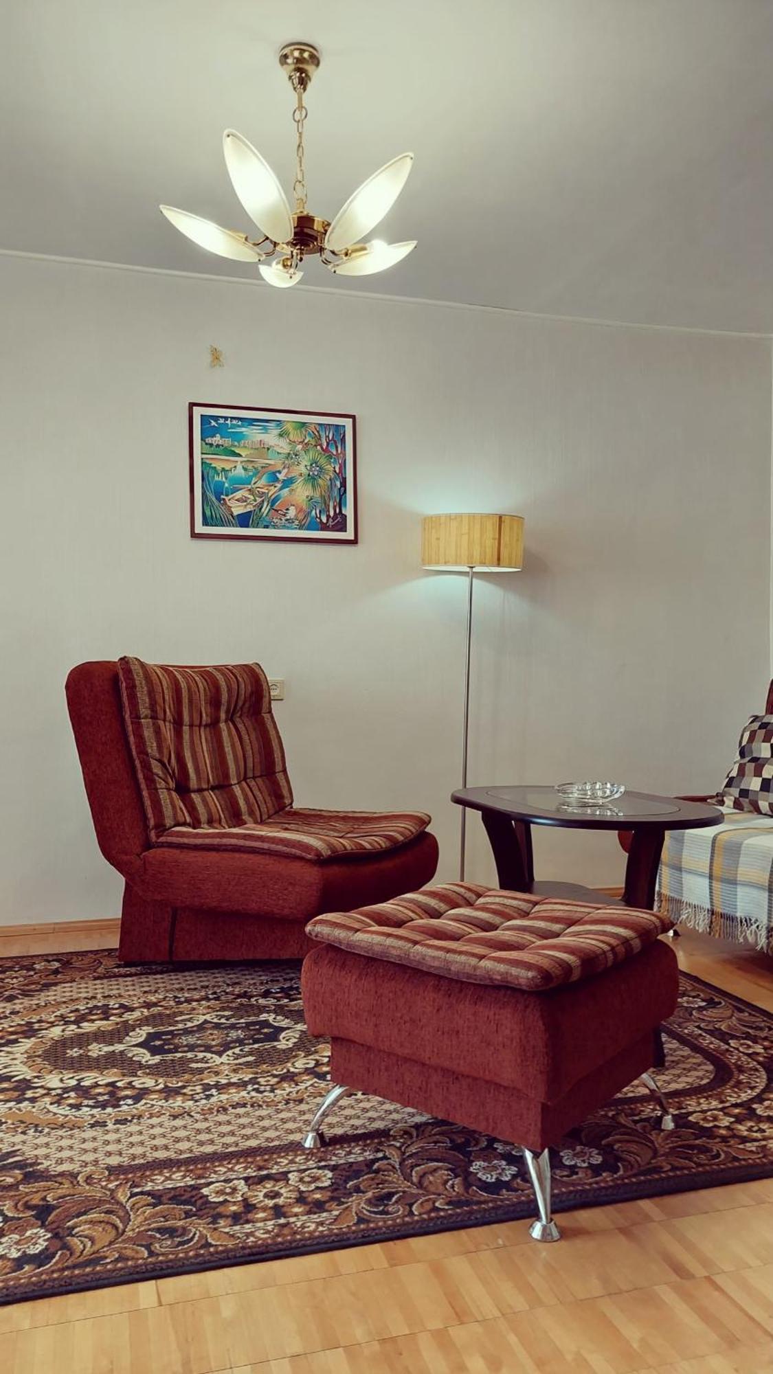 Erdvus Butas Su Balkonu Salia Ezero Ir Stadiono Apartment